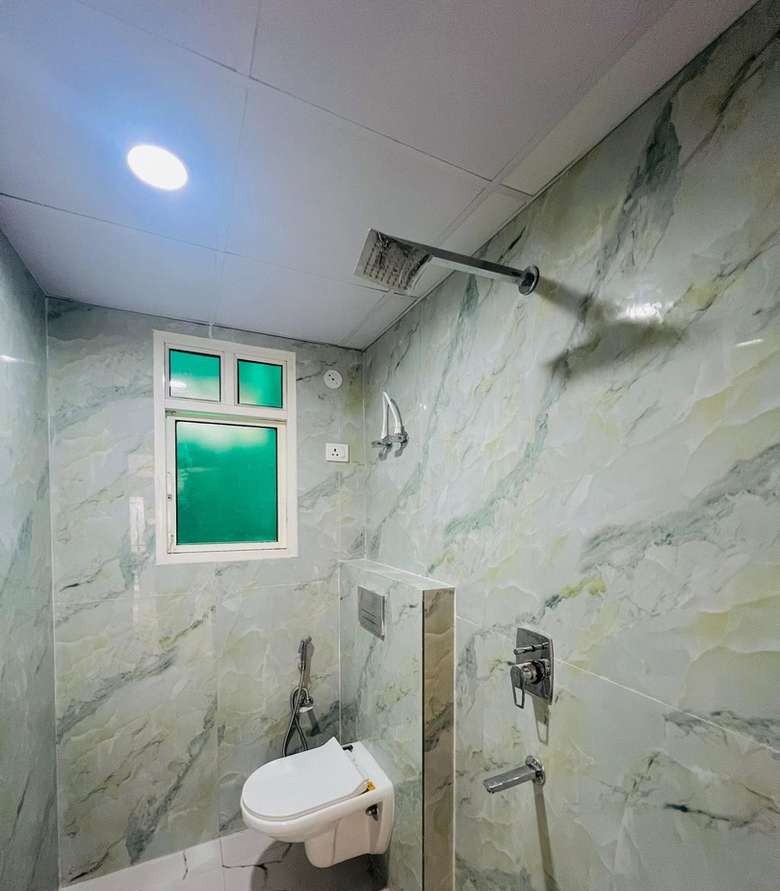 Spacious 2 BHK Apartment in Noida